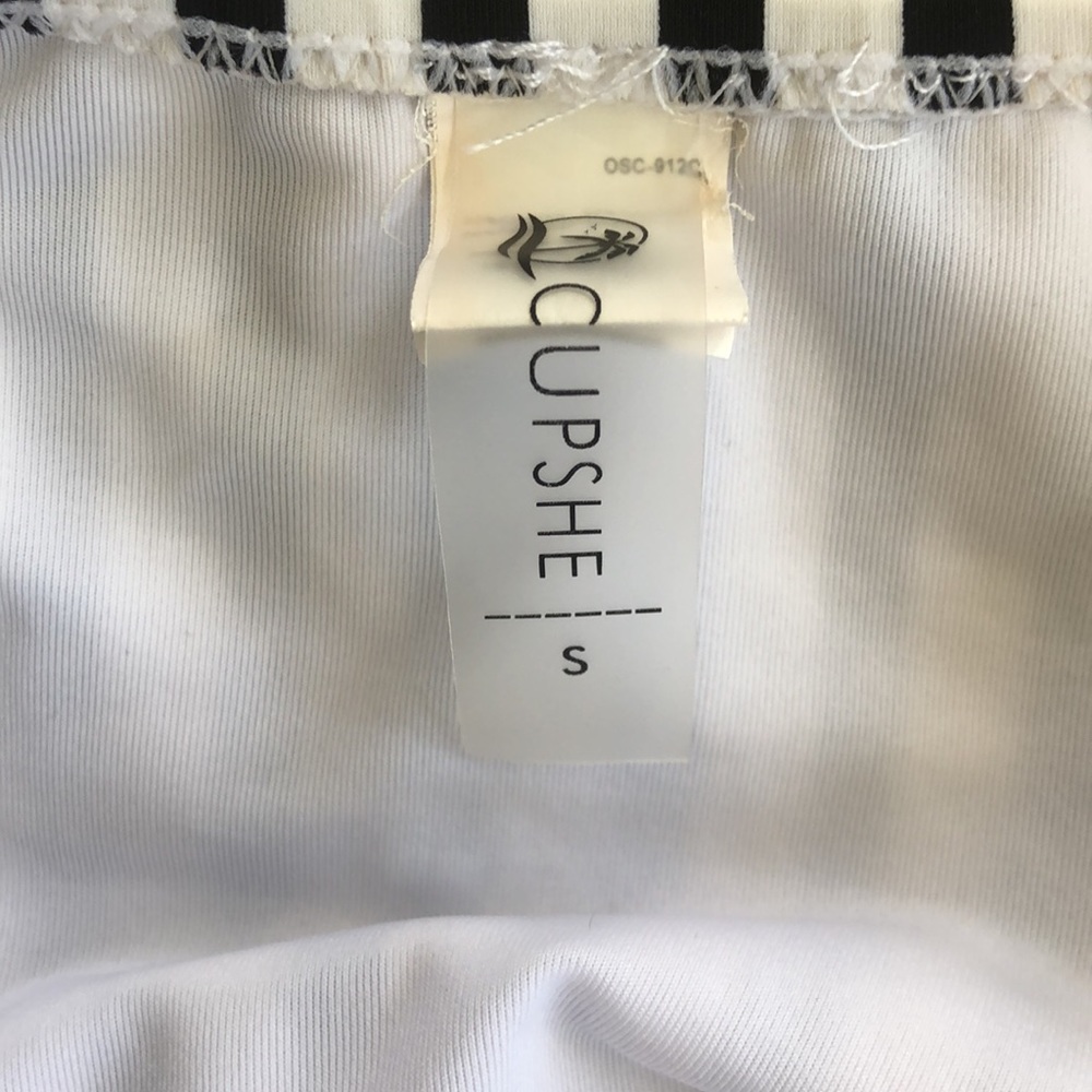 Cupshe stripped cut-out one-piece. - Picture 9 of 11